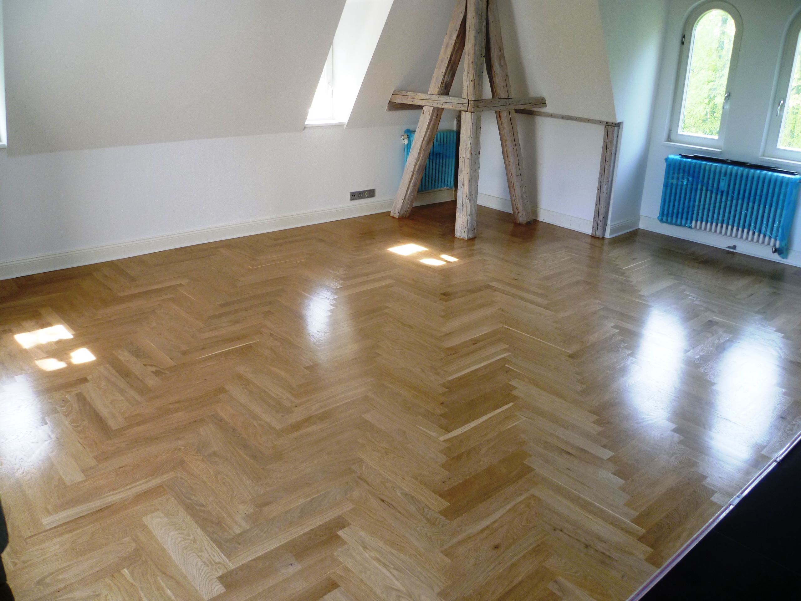 Frischgrätparkett, lackiert